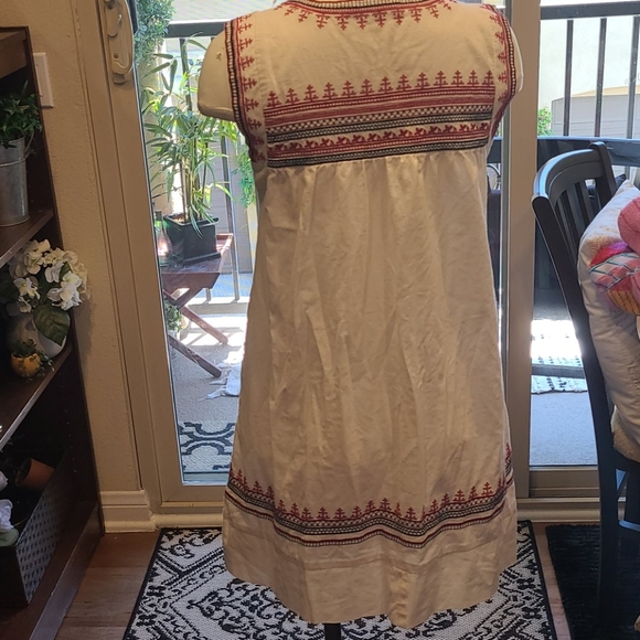 Gorgeous hand embroidered cotton sundress - Picture 3 of 8
